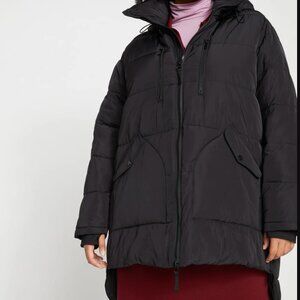 Universal Standard Matterhorn Mid Hooded Puffer